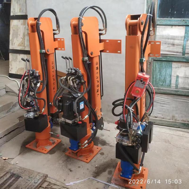 玉龙纳西族自治县重汽蓝牌随车吊 3.2吨 国六动力强 液压驱动 农用自卸起重机